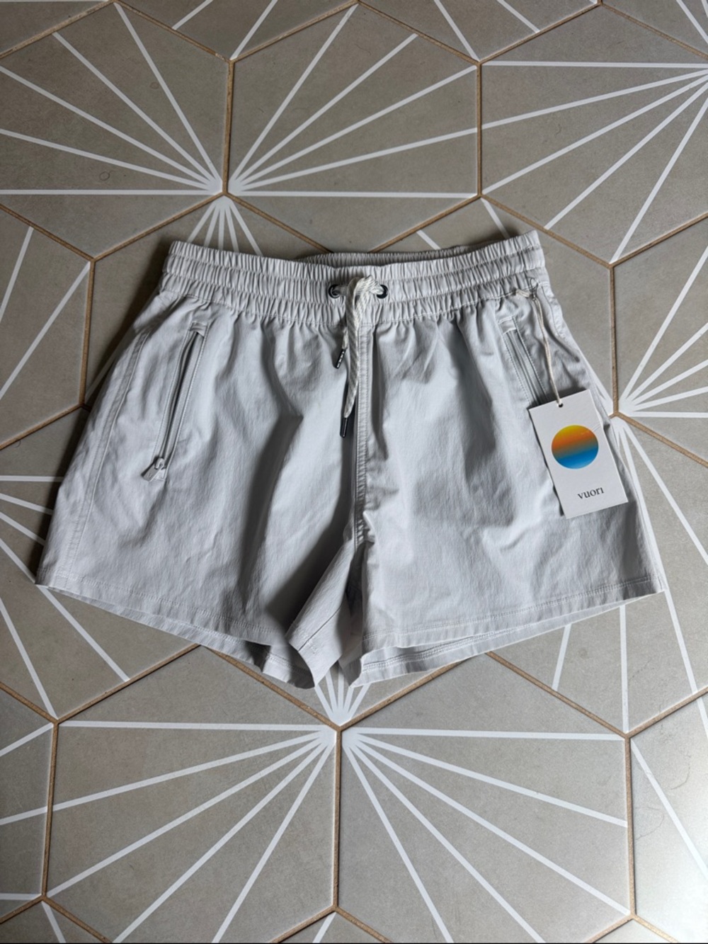 Vuori Birch Short Silver Cloud SZ XS NWT